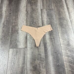 VS‎ Tan Seamless Thong